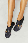 MMshoes On The Shore Water Shoes in Black/Orange